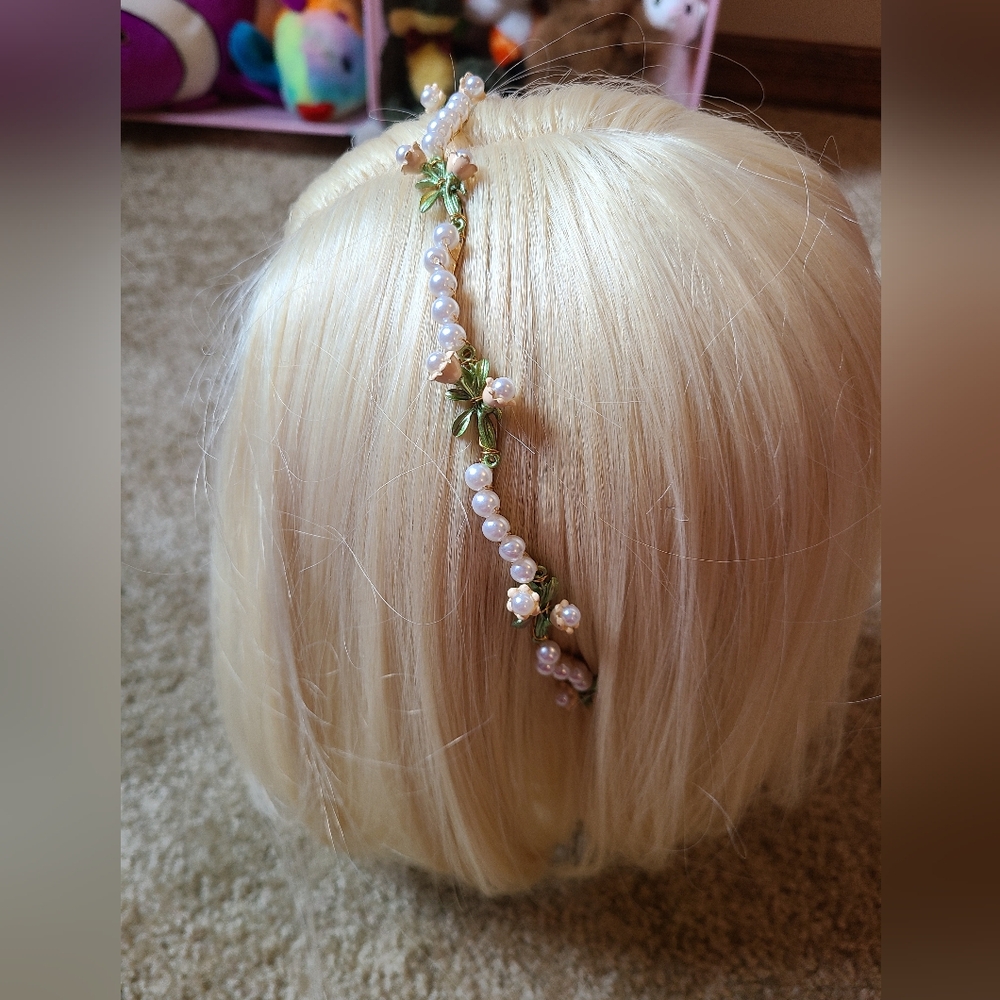 pearl flower headband - Picture 2 of 3